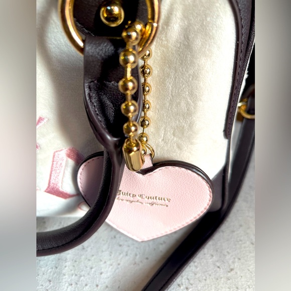 ๐WTโ
JUICY COUTURE ANGEL URBAN HERITAGE BOWLER W/Crossbody strap โ
๐๐พNEVER USE - Picture 8 of 11